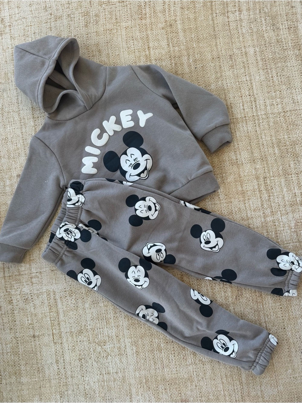 Zara Mickey Mouse Disney Sweatset 2T 3T Toddler Tan Sweatpants Set Comfy Fleece